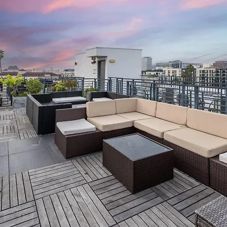 Chic And Elegant 2-Bedroom Haven W/ Roof Deck Los Angeles Exterior photo