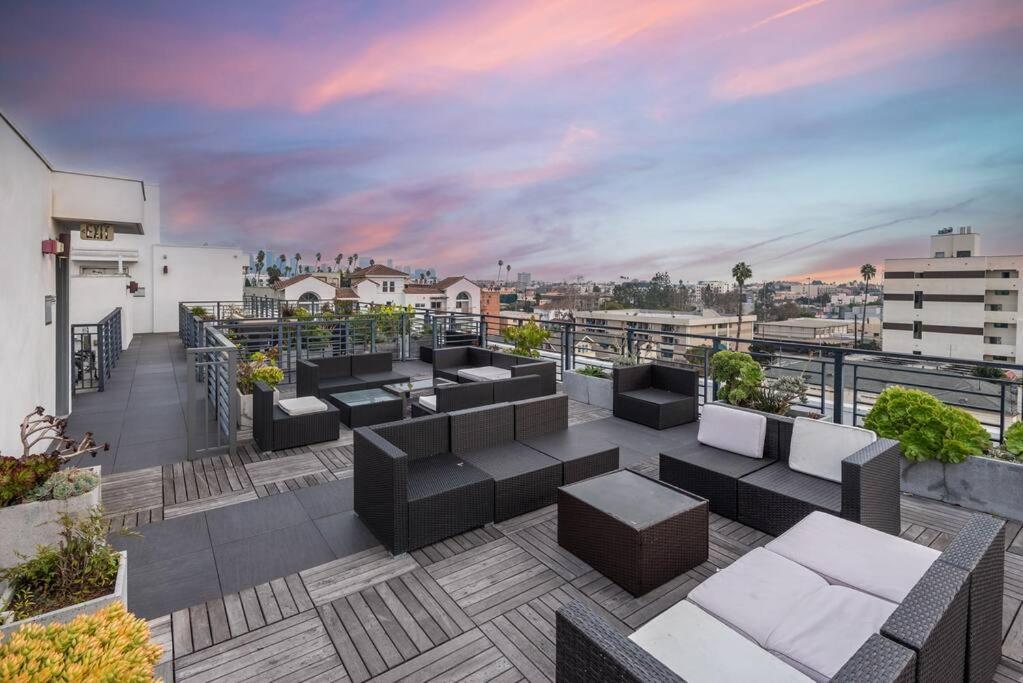 Holiday home Chic And Elegant 2-bedroom Haven W/ Roof Deck