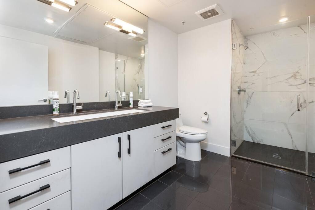 Hébergement de vacances Chic And Elegant 2-bedroom Haven W/ Roof Deck *