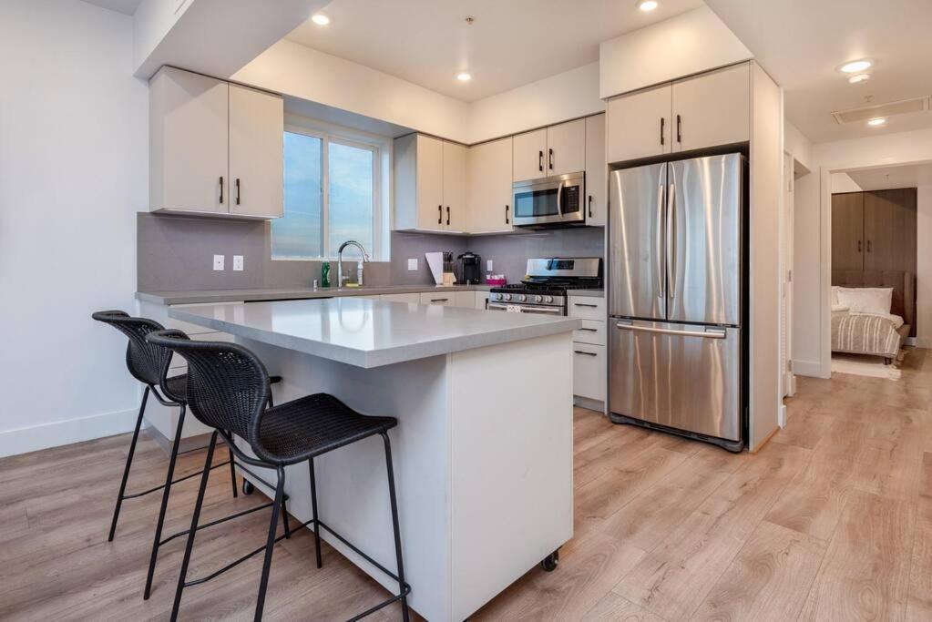 Chic And Elegant 2-bedroom Haven W/ Roof Deck Hébergement de vacances Los Angeles