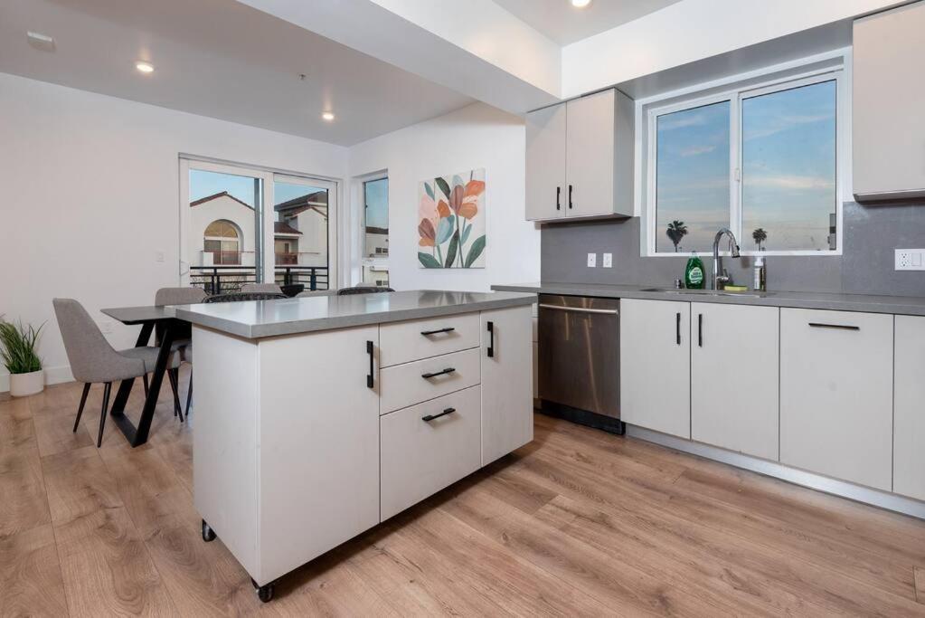 Chic And Elegant 2-bedroom Haven W/ Roof Deck Hébergement de vacances *