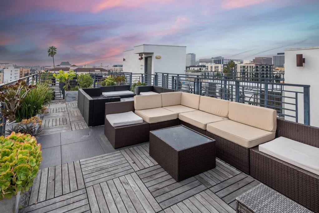 Hébergement de vacances Chic And Elegant 2-bedroom Haven W/ Roof Deck *