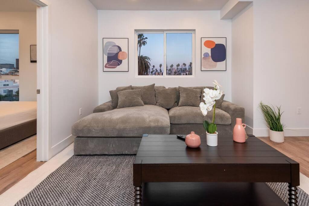 Chic And Elegant 2-bedroom Haven W/ Roof Deck Hébergement de vacances *