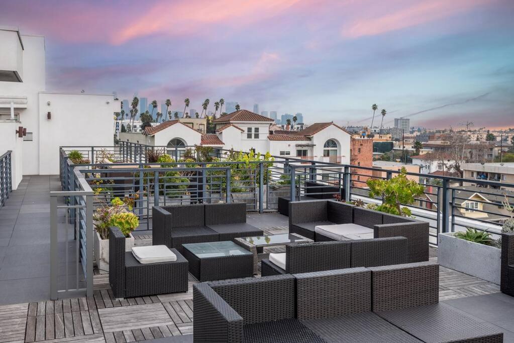 Hébergement de vacances Chic And Elegant 2-bedroom Haven W/ Roof Deck Los Angeles