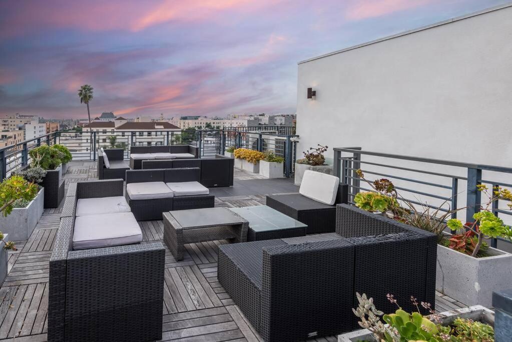 Chic And Elegant 2-bedroom Haven W/ Roof Deck Hébergement de vacances Los Angeles